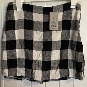NWT, a new day Black and White Checkered Skort size 6